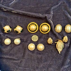 Lot 6 pair vintage clip-on Pearl earrings